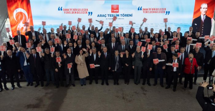 TBB, 88 belediyeye 90 hizmet arac� hibe etti