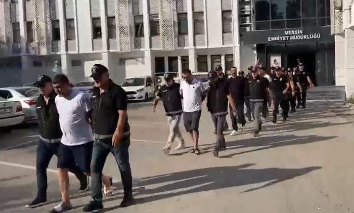 Kokain operasyonunda 8 ki�i tutukland�