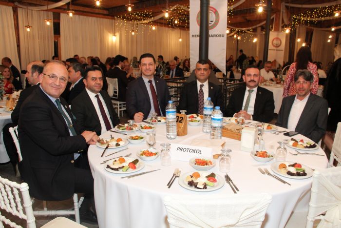 �zdemir: �Bizlere d��en g�rev, mesle�imizin onurunu ve ba��ms�zl���n� savunmakt�r�