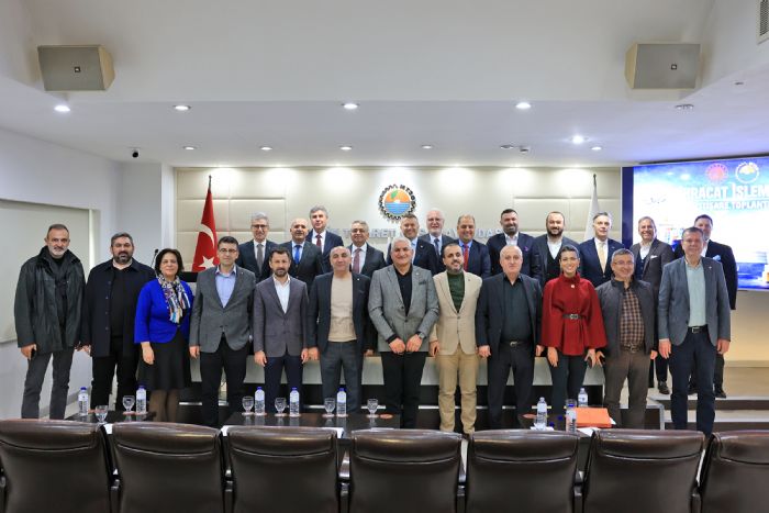 �� d�nyas�, ihracat�n �n�n� a�acak ba�l�klar� konu�tu